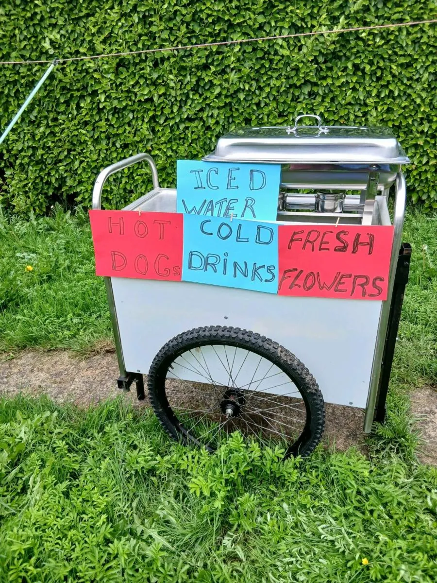 Hot dog cart - Image 1