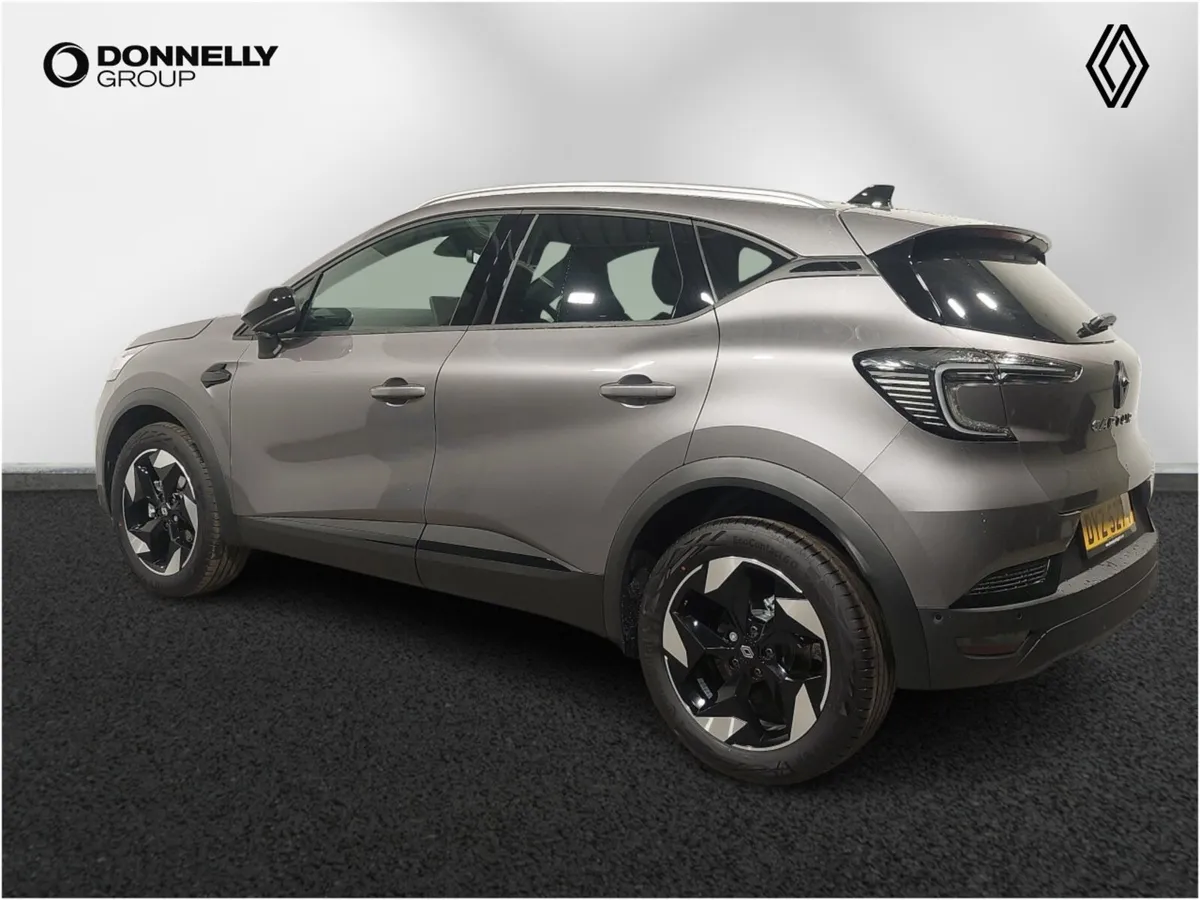 Renault Captur Hatchback Techno - Image 2