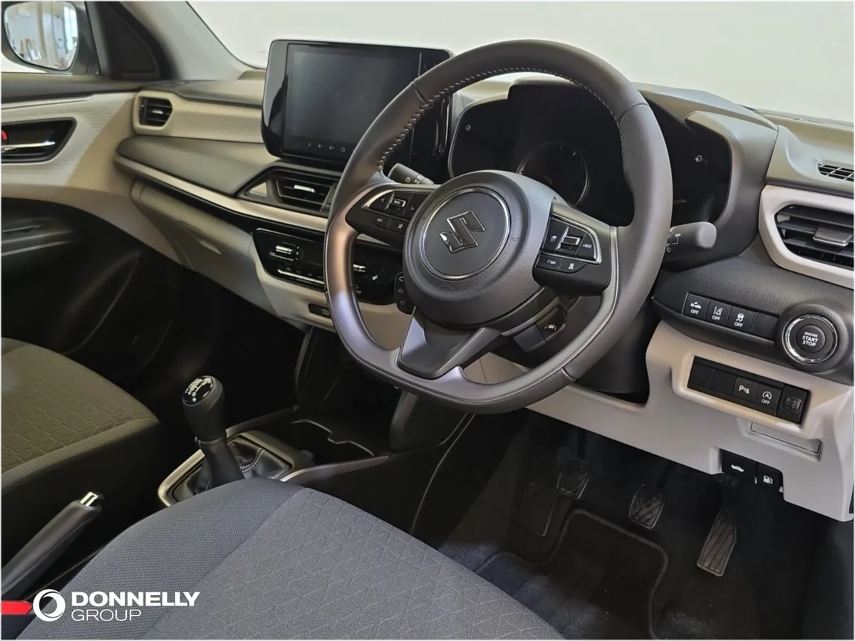 Suzuki Swift Hatchback Ultra ALLGRIP - Image 4
