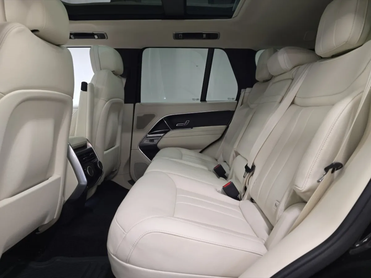 Land Rover Range Rover Diesel Estate HSE - Image 4