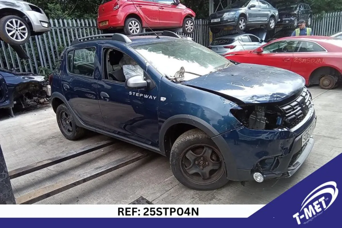 2017 DACIA SANDERO STEPWAY BREAKING FOR PARTS - Image 1