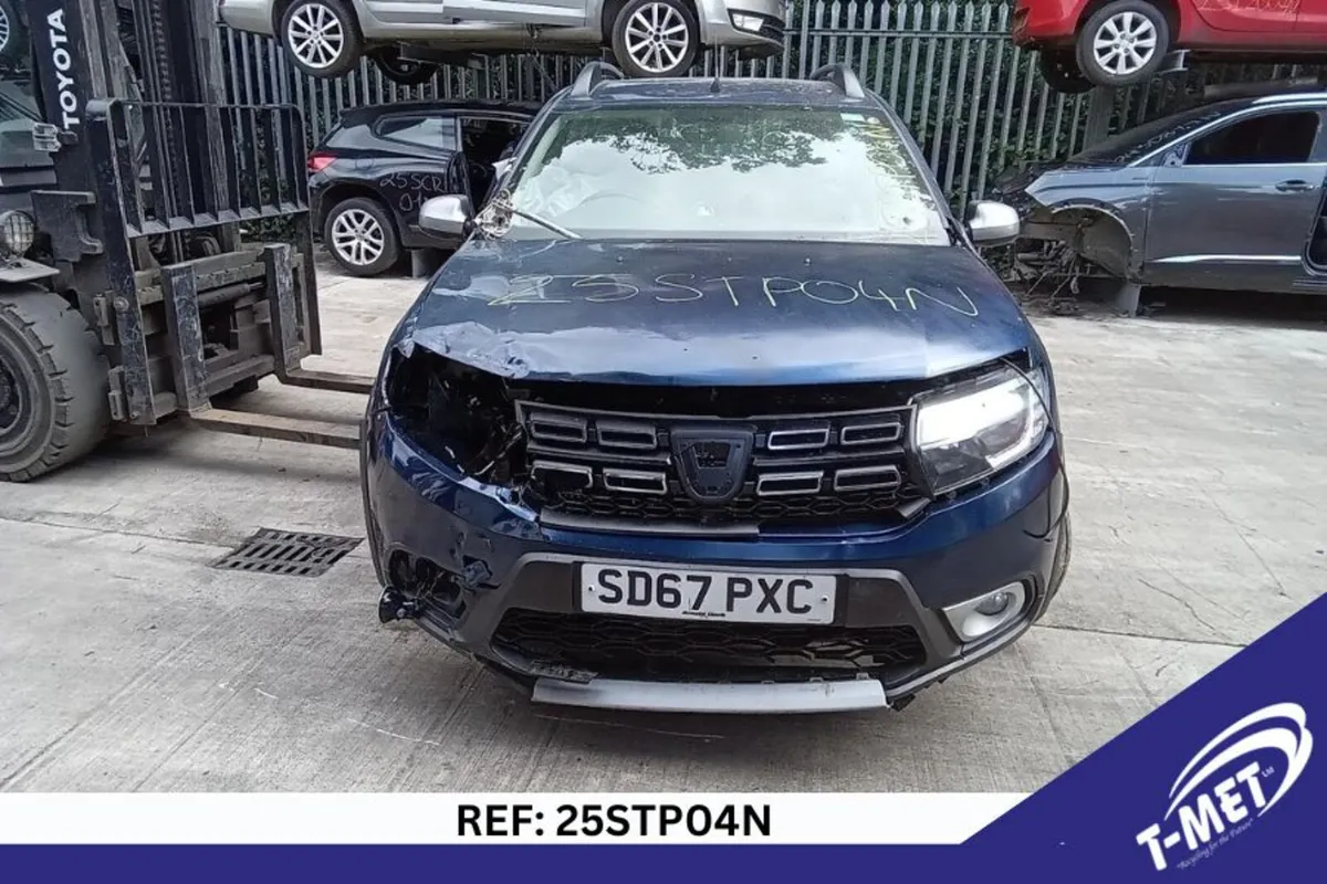 2017 DACIA SANDERO STEPWAY BREAKING FOR PARTS - Image 2