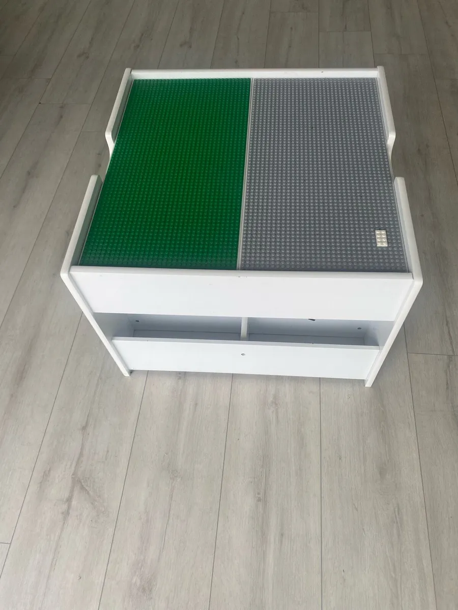 Smyths Lego Table - Image 3