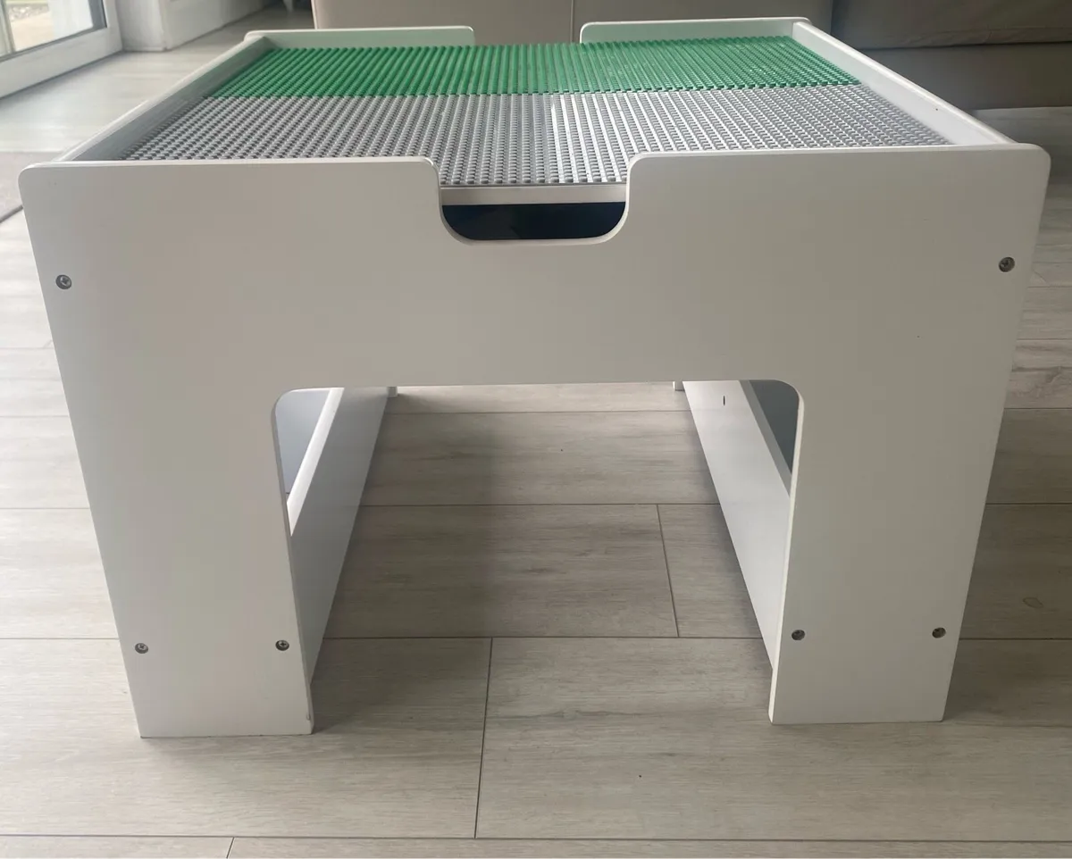 Smyths Lego Table - Image 4