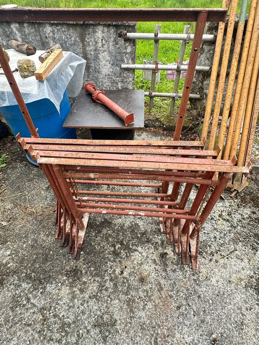 Builders Tressle - Image 1