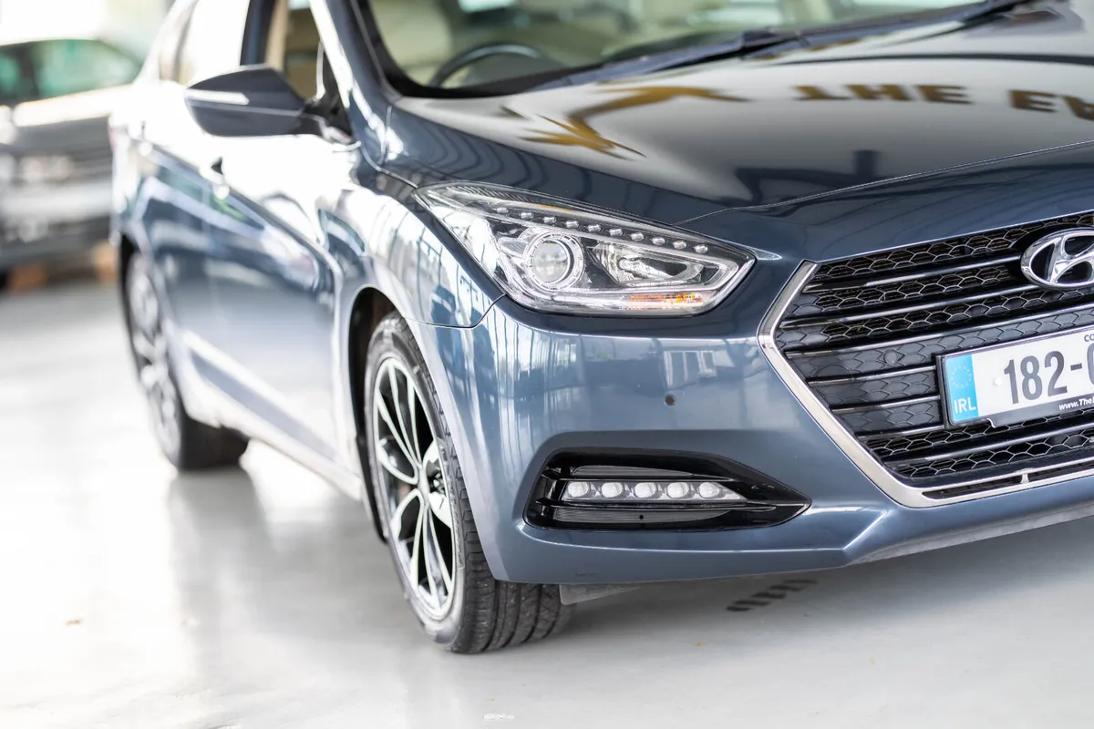 Hyundai i40 EXECUTIVE 4DR AUTO - Image 3