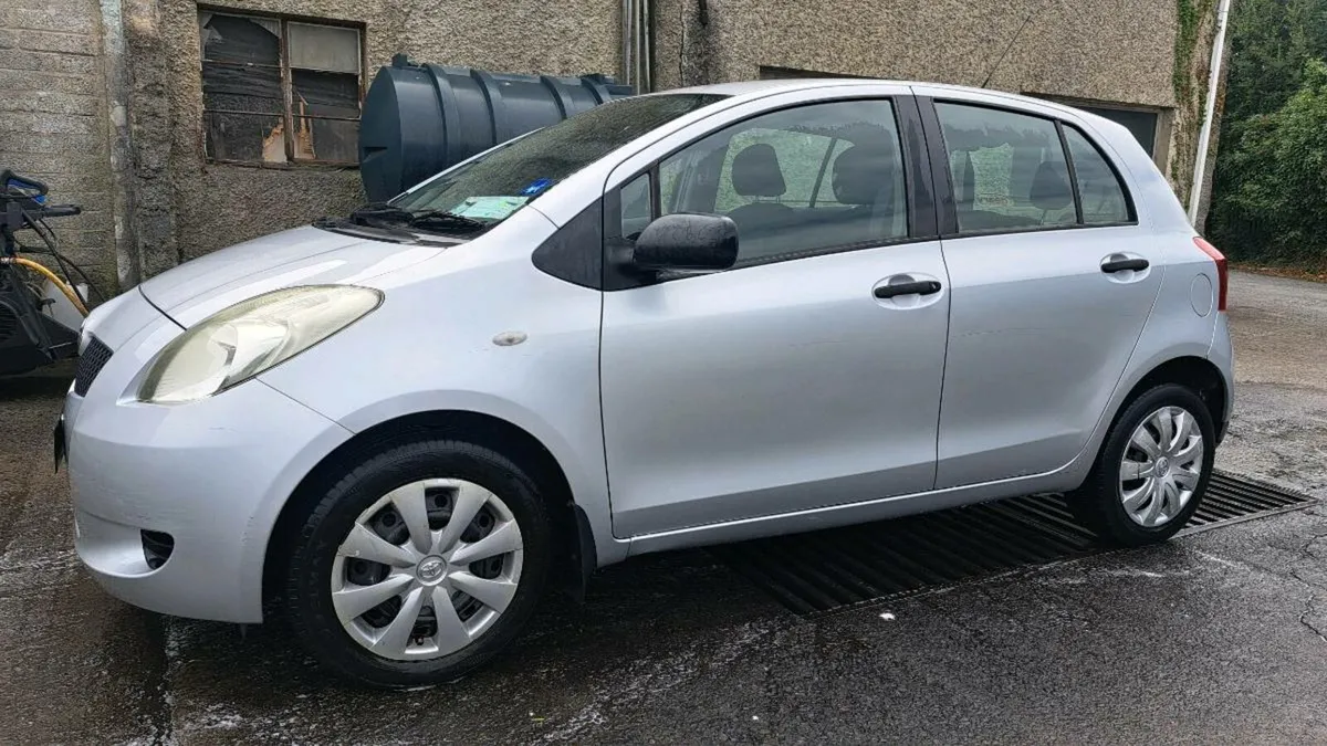06 toyota yaris nctd and taxed - Image 2