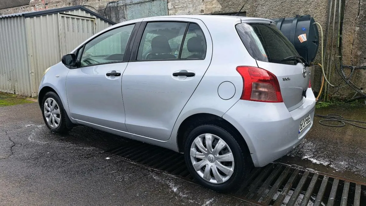 06 toyota yaris nctd and taxed - Image 3