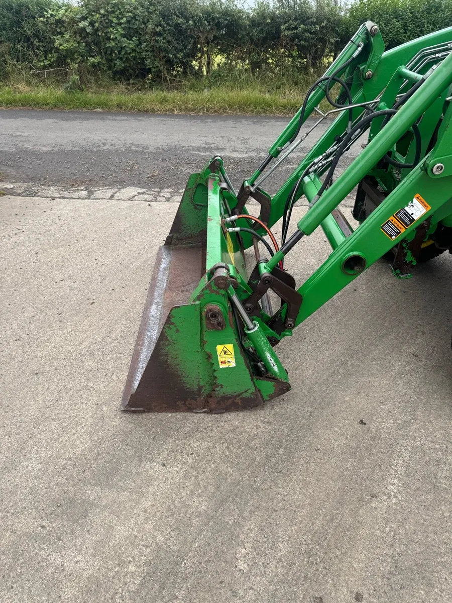 John Deere 4720 Compact Tractor with Front loader - Image 4