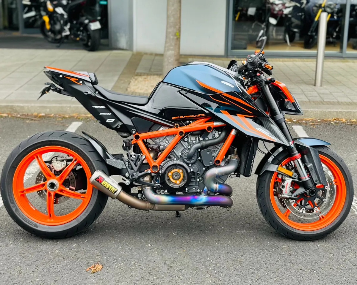 KTM 1290 SUPERDUKE R + EXTRAS - Image 1