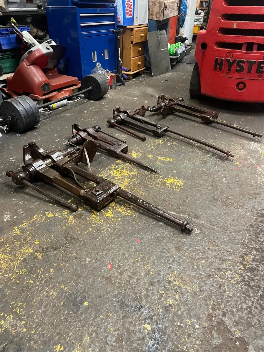 Vintage blacksmith vice - Image 1