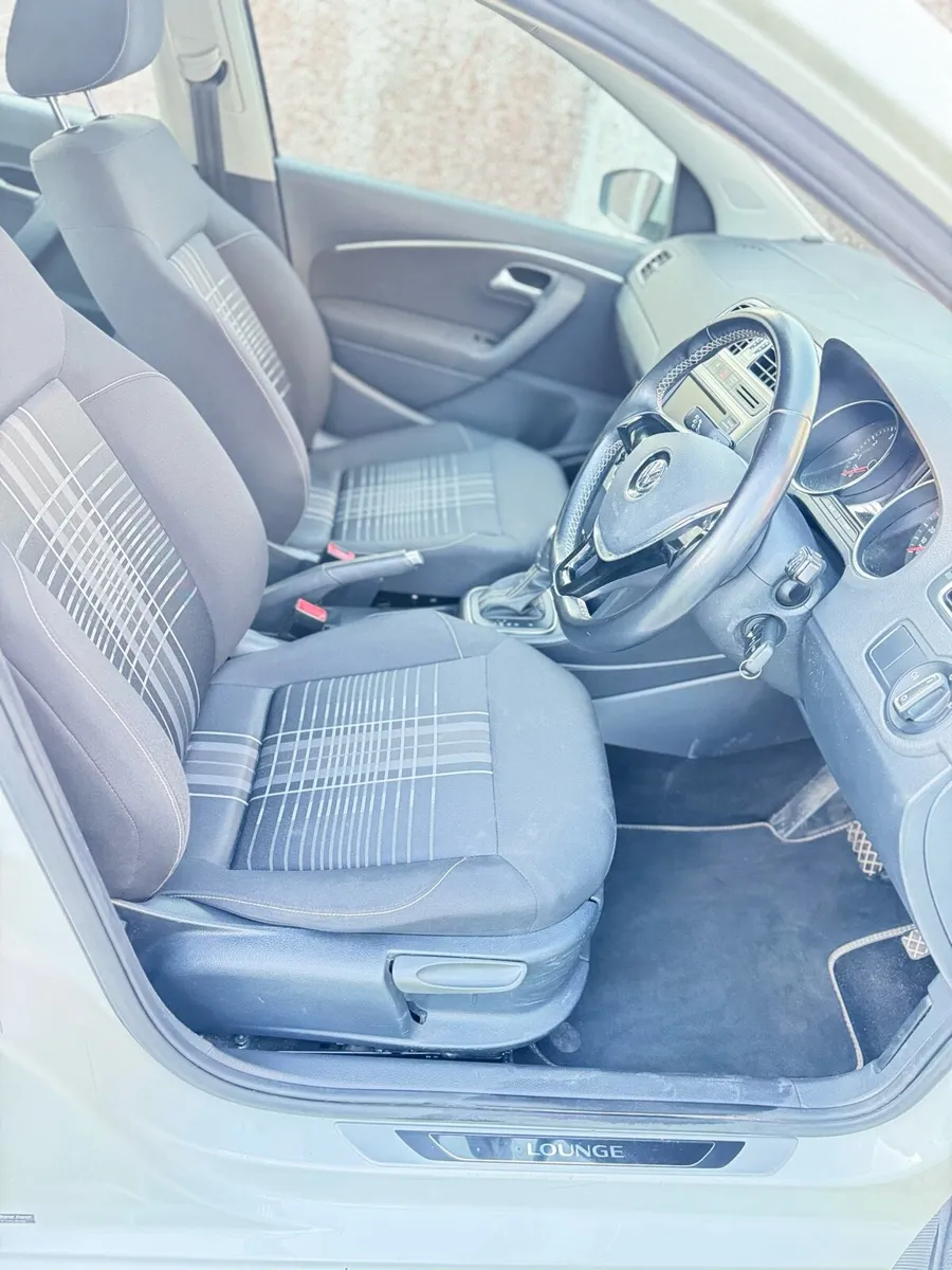 Volkswagen Polo 2015 Automatic LOUNGE MODEL - Image 4
