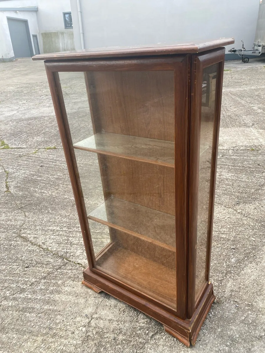 Display cabinet175 - Image 1
