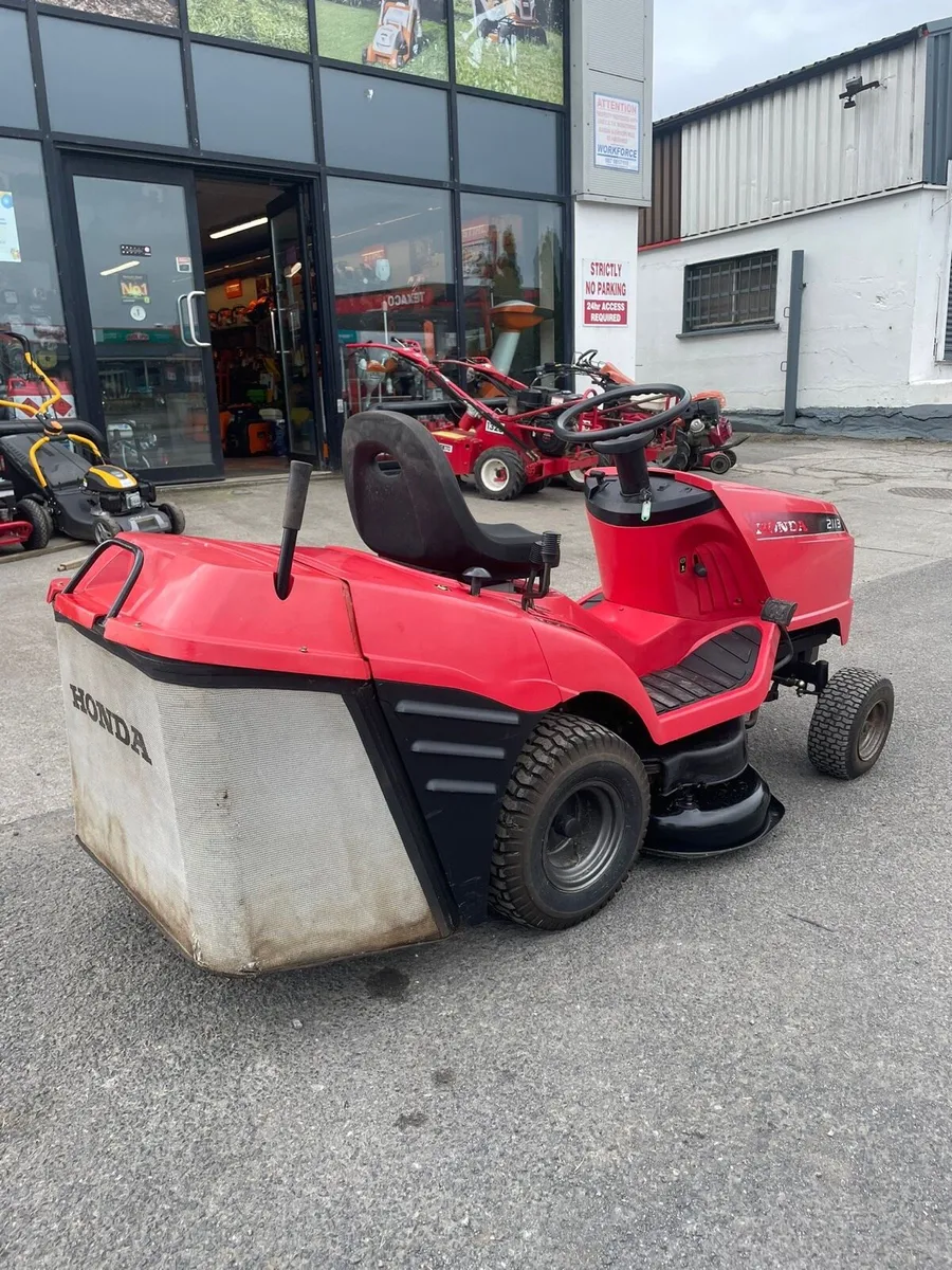 Honda ride on mower - Image 2
