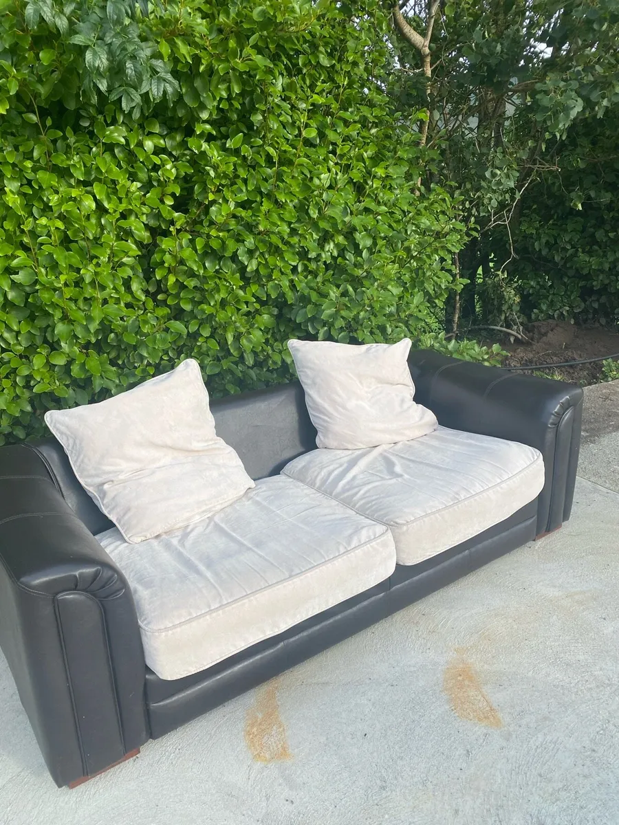 Couch / Sofa - Image 3