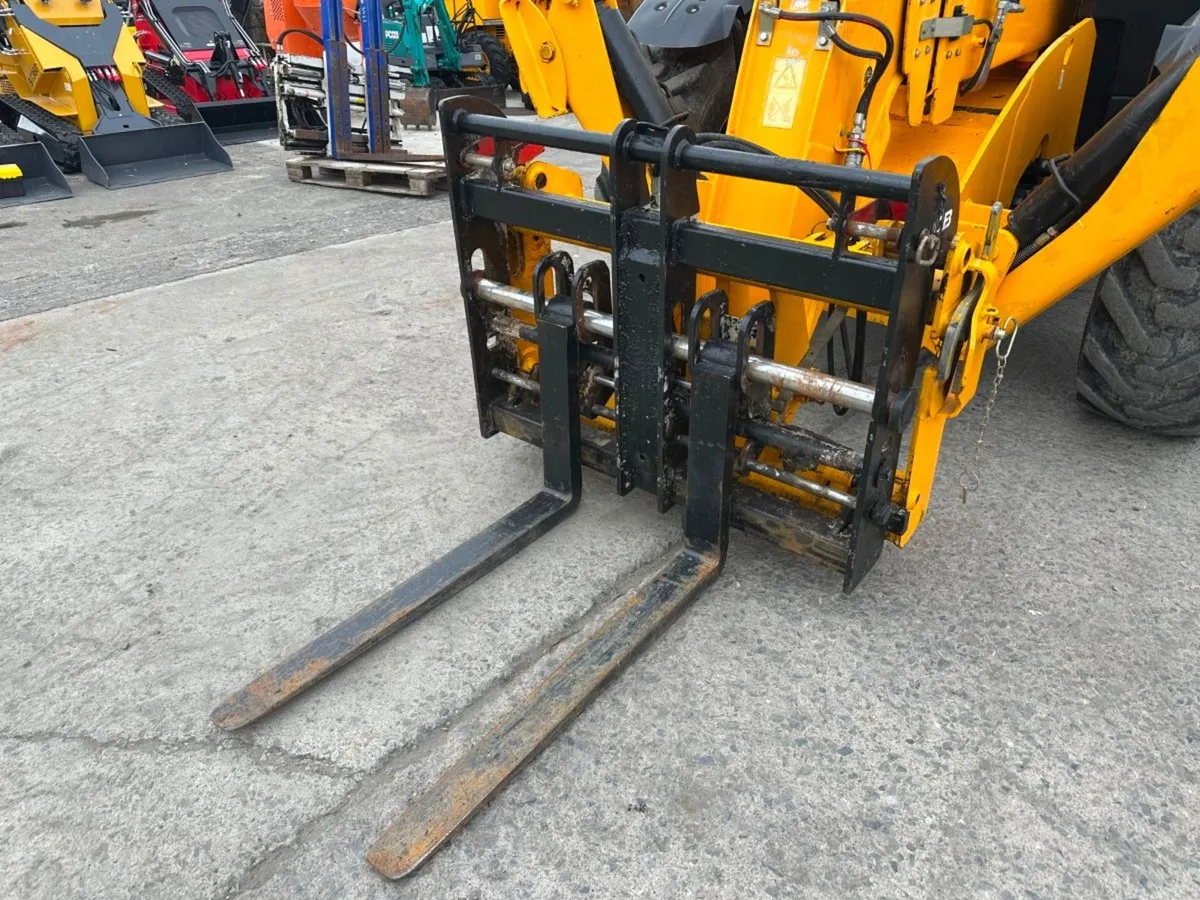 2018 JCB 535-125 TELEPORTER ... 4500 HOURS - Image 4