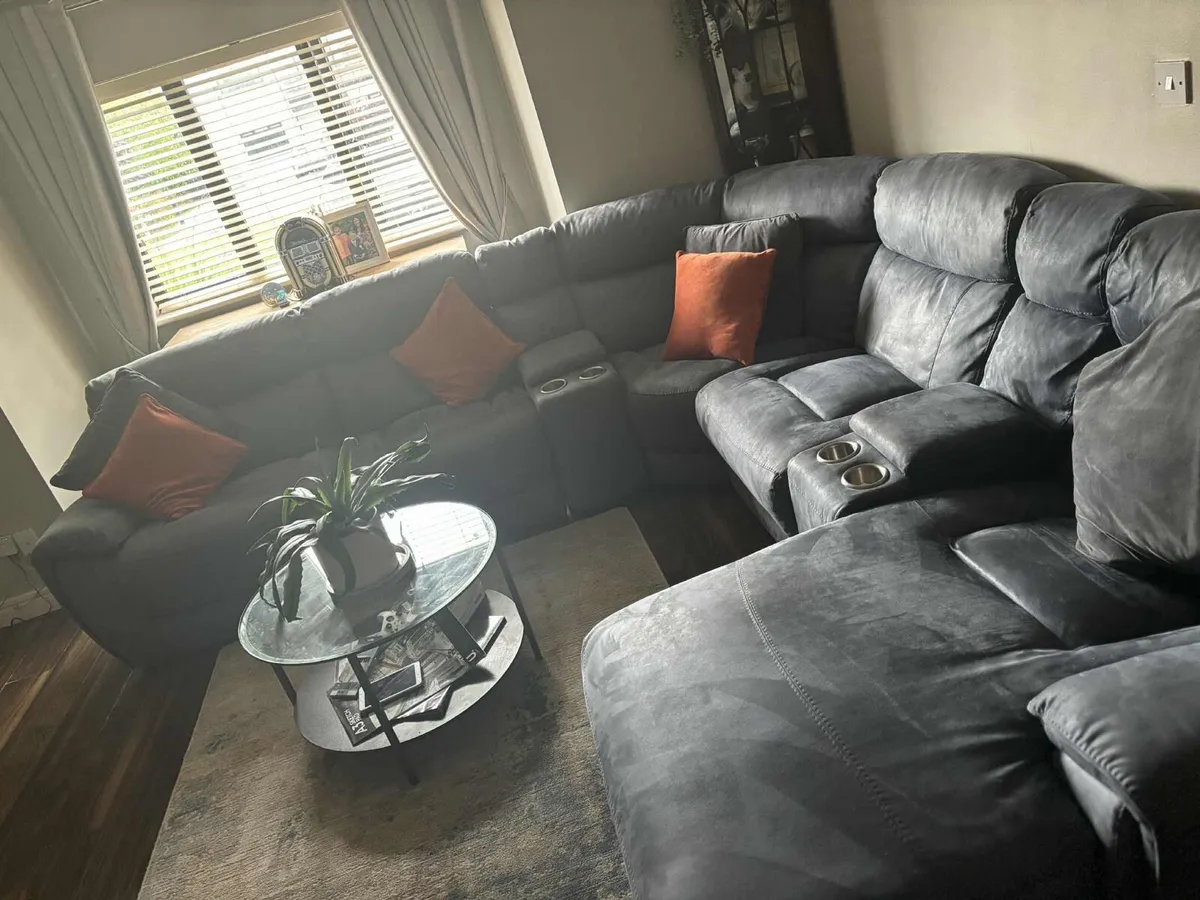 Round corner sofa - Image 2