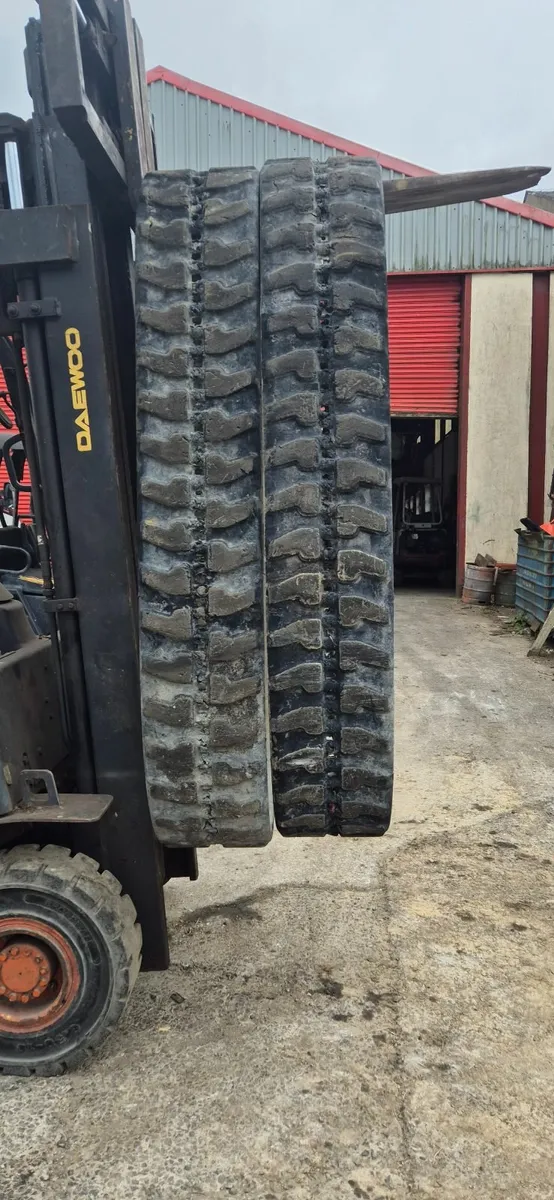 Rubber tracks - Image 1