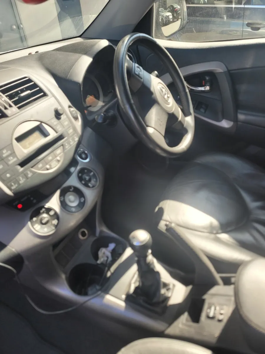 Toyota RAV4 2007 - Image 2