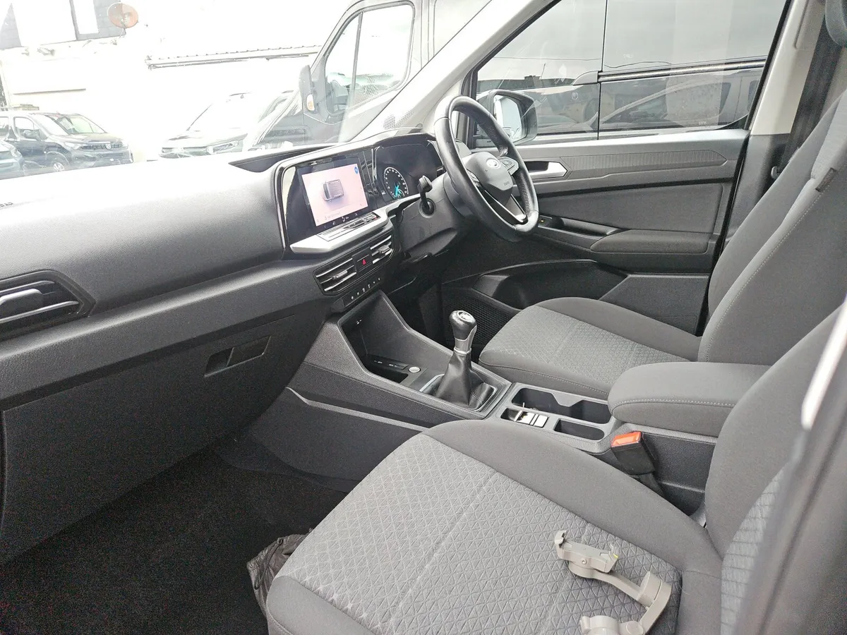 Ford Tourneo Connect Wheelchair Access Taxi Spec - Image 3