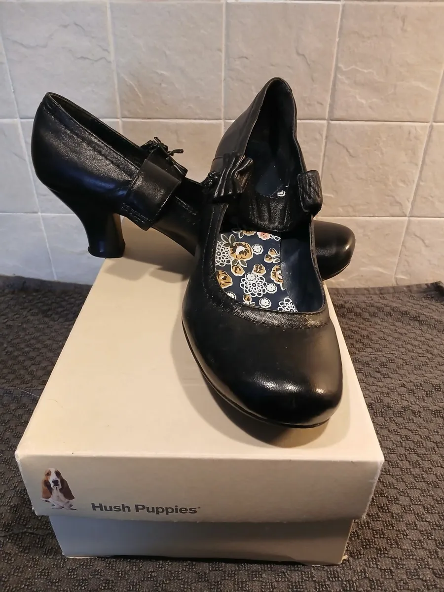 Black medium heels Hush Puppies - Image 1