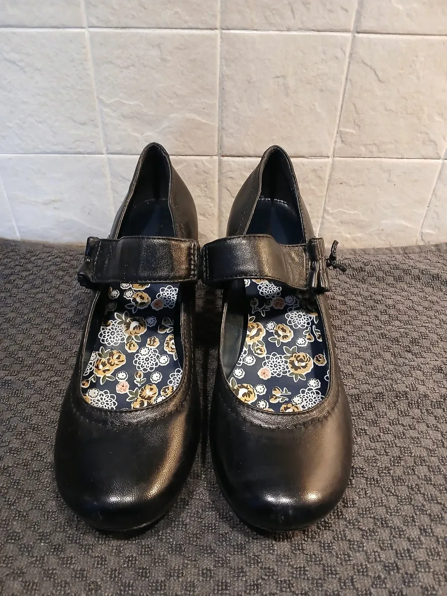 Black medium heels Hush Puppies - Image 2