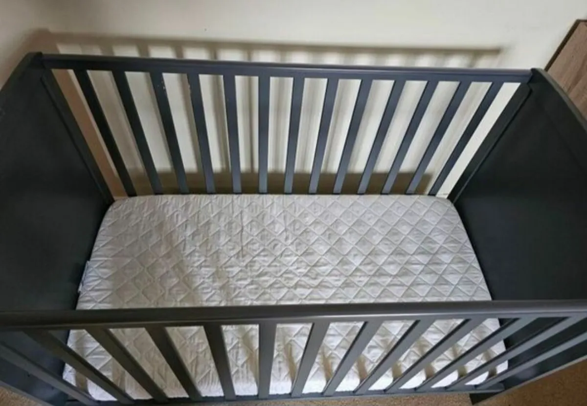 baby elegance elle cot with mattress - Image 3
