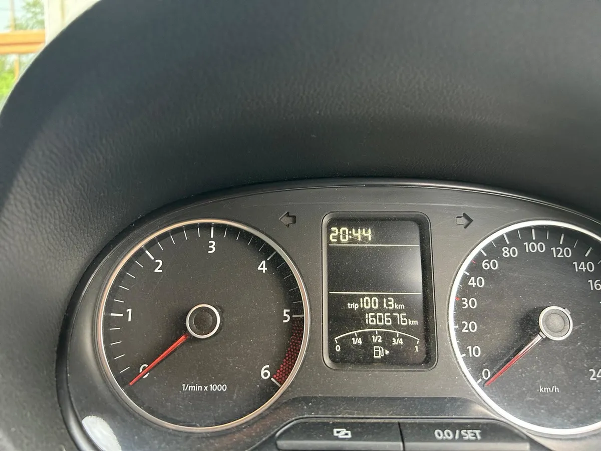 Volkswagen Polo 2010 - Image 3