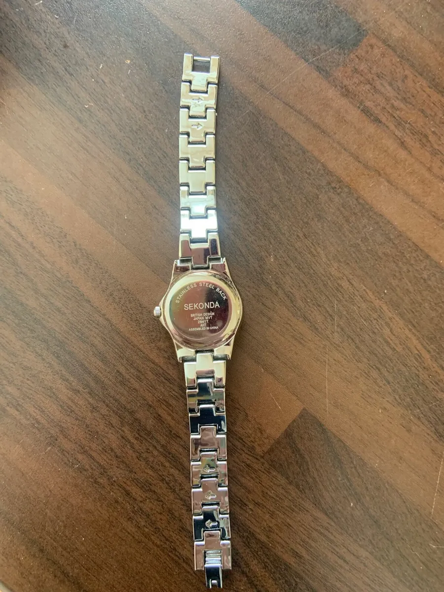 Cute silver watch - Image 2
