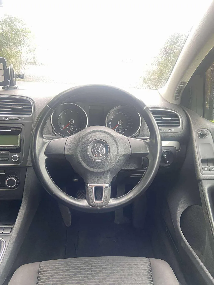 Volkswagen Golf 2011 - Image 3