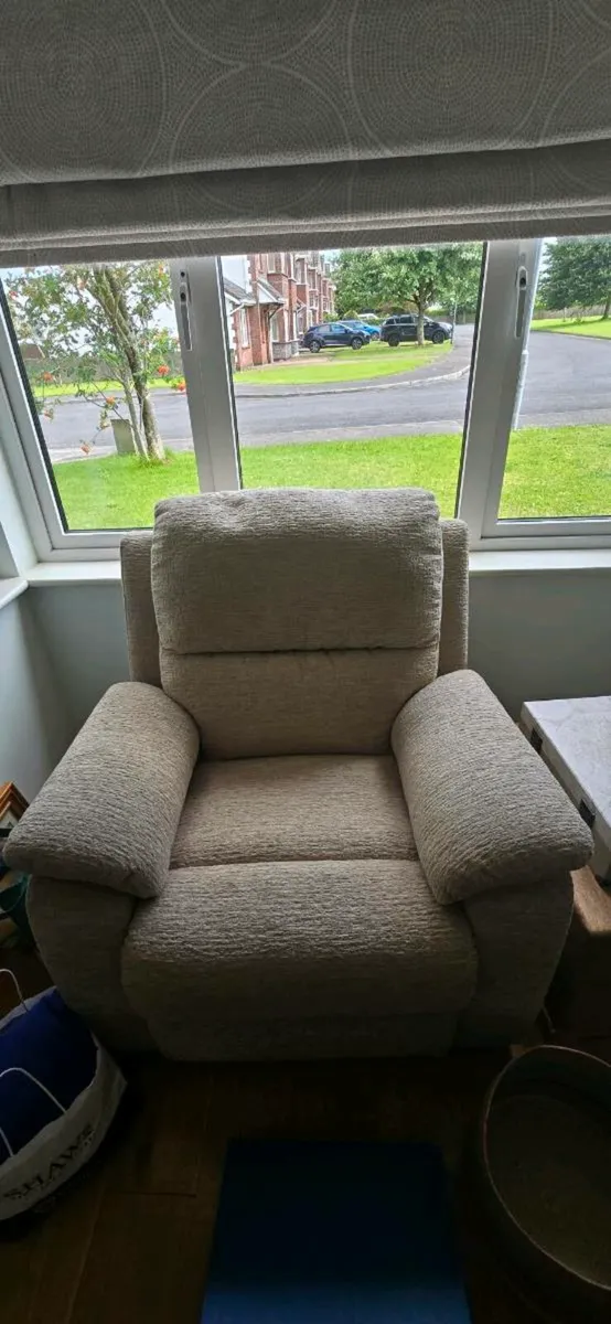Couch & 2 chairs - Image 3