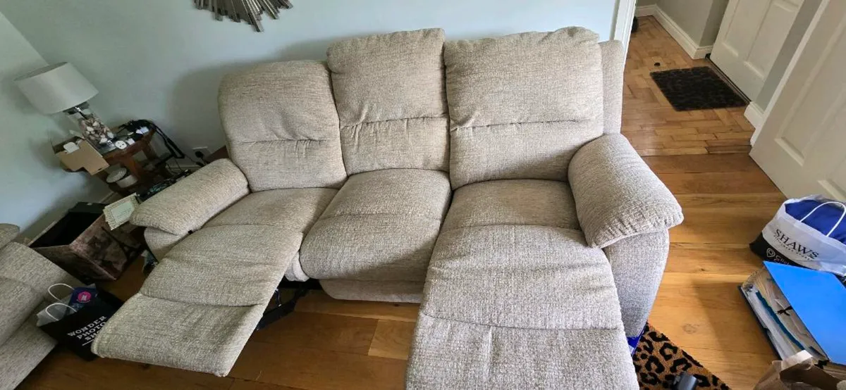 Couch & 2 chairs - Image 4