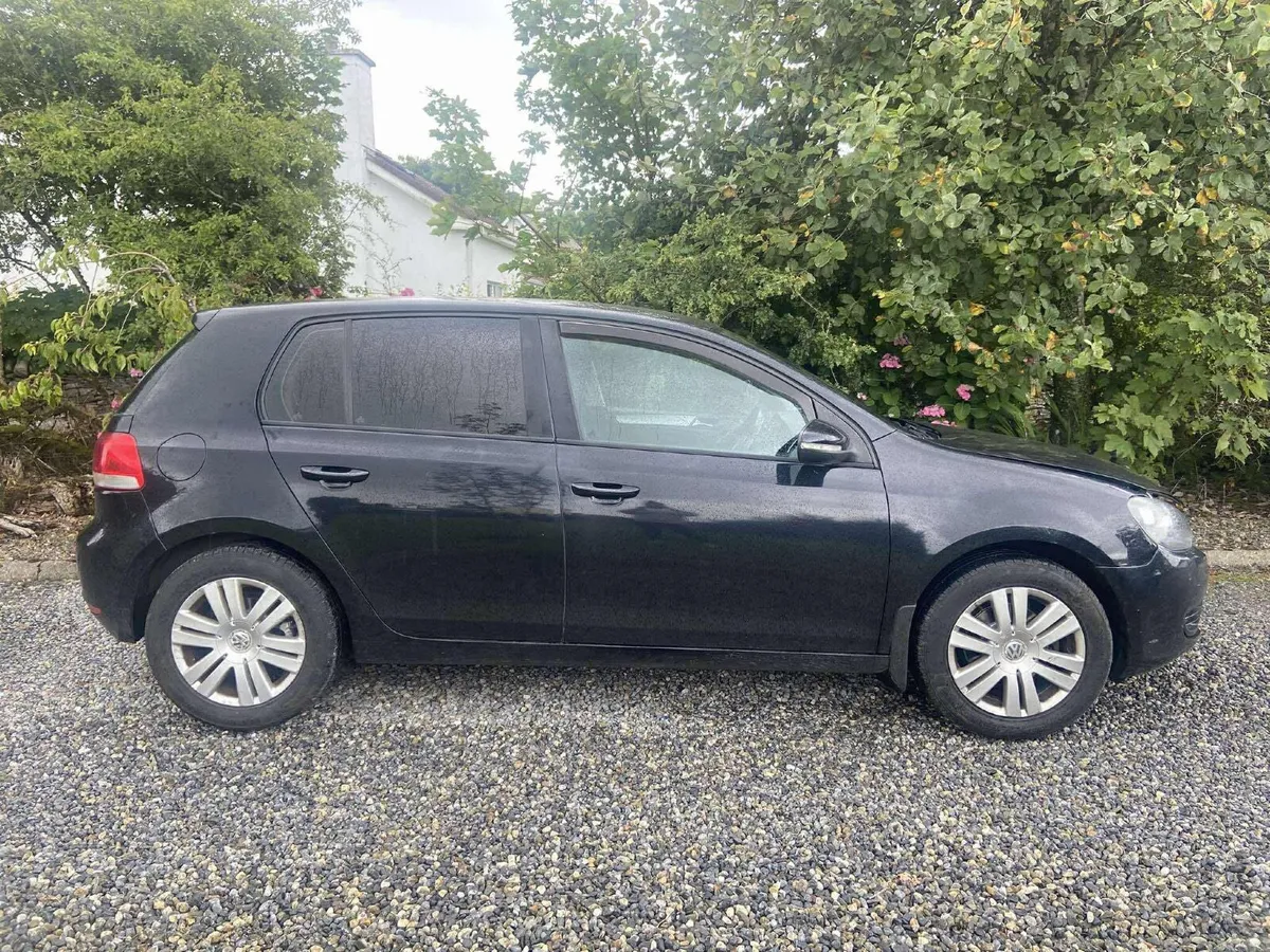 Volkswagen Golf 2011 - Image 1