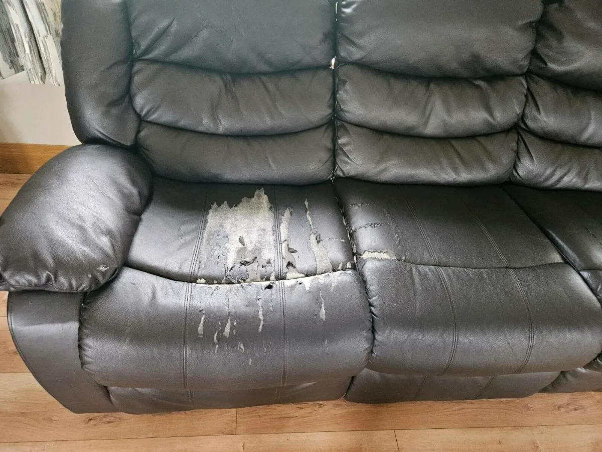 3 Seater recliner   2 x Arm chairs - Image 4