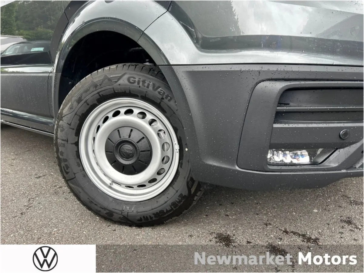 Volkswagen Crafter Highline 35 177BHP Automatic M - Image 2