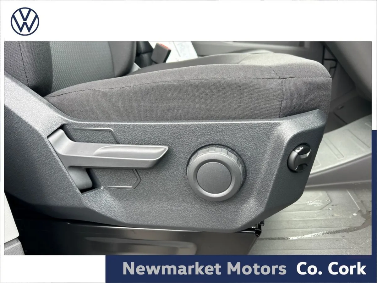 Volkswagen Crafter Highline 35 177BHP Automatic M - Image 3