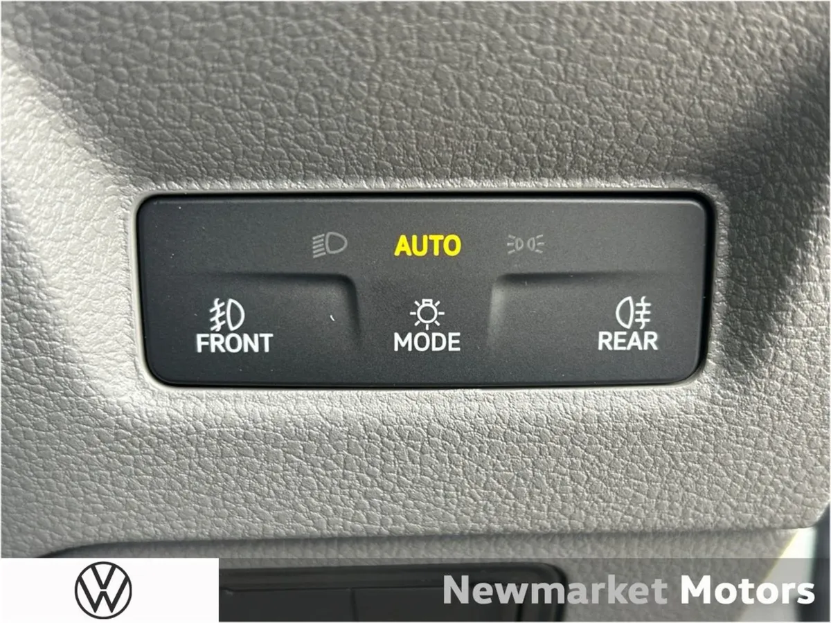 Volkswagen Crafter Highline 35 177BHP Automatic M - Image 4