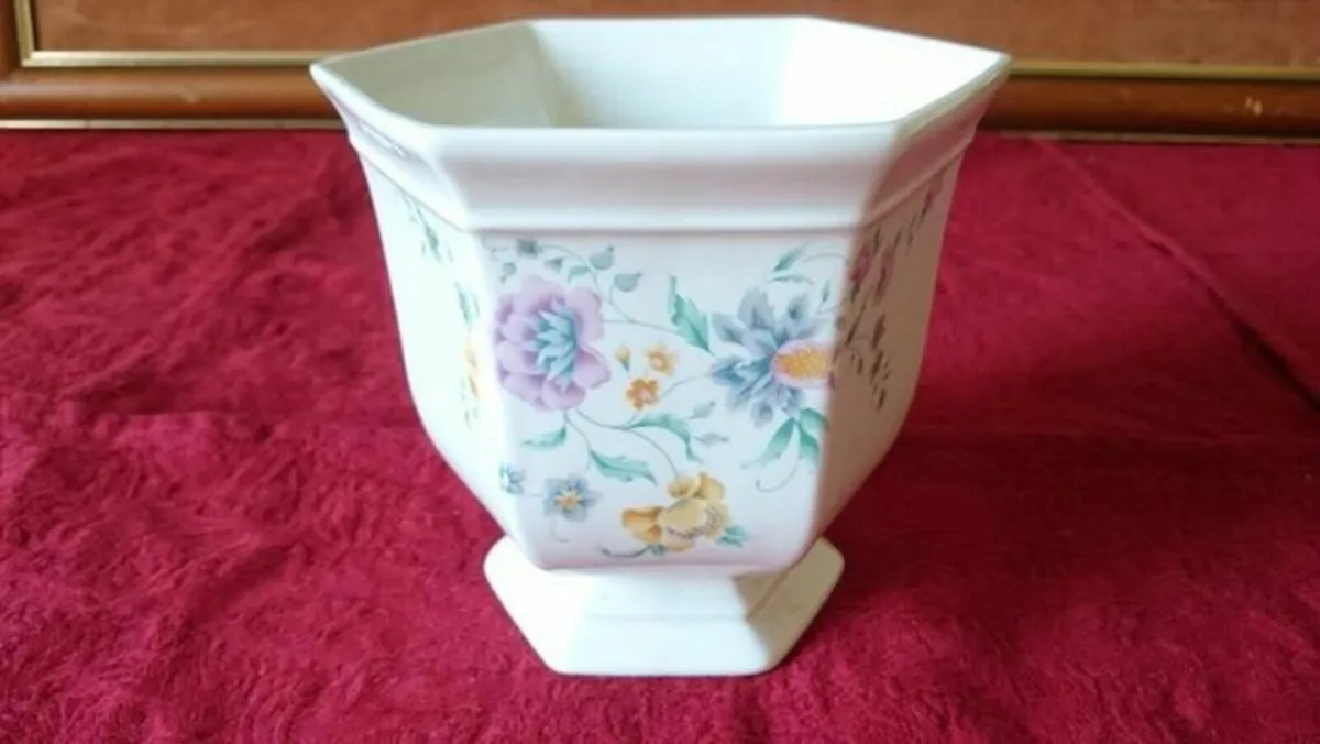 Vintage 3Pc. Royal Norfolk England Porcelain Vases - Image 3