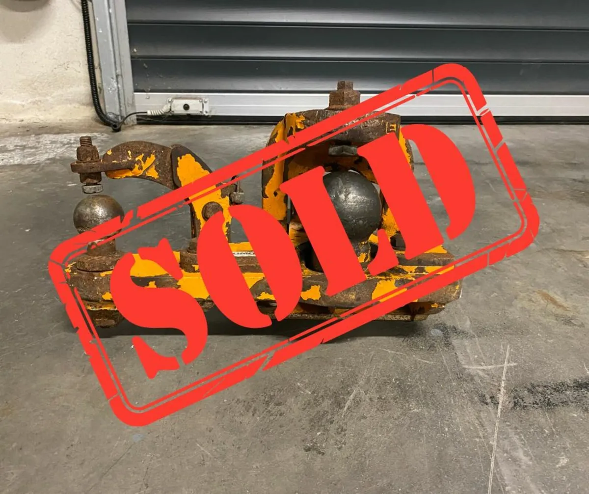 Ball hitch - Image 1