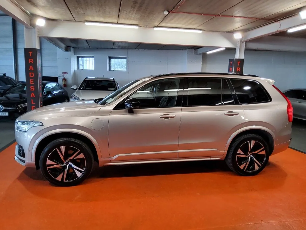 Volvo XC90 T8 Phev 455hp Plus (dark Theme) - Image 4