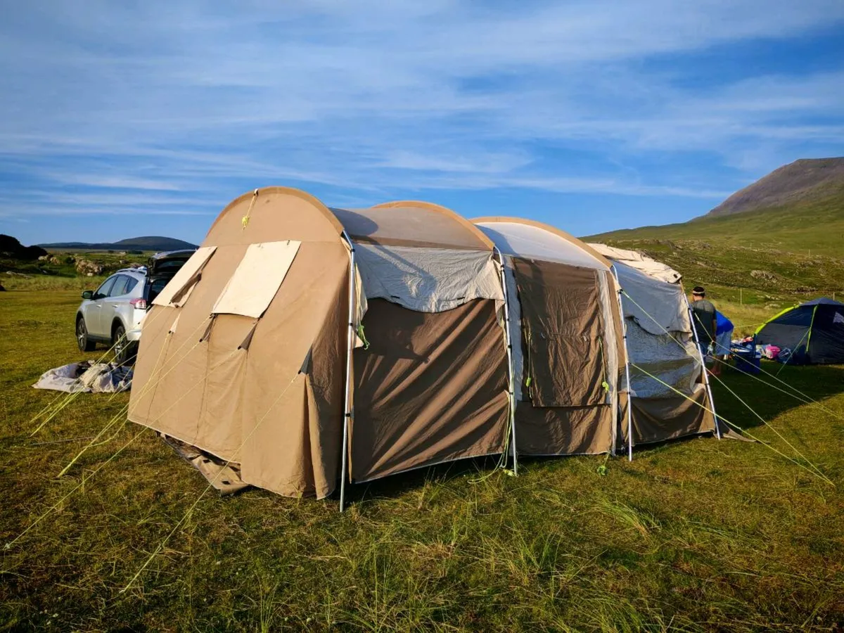 Royal Winnipeg 6-Person Tent – Excellent Condition - Image 1