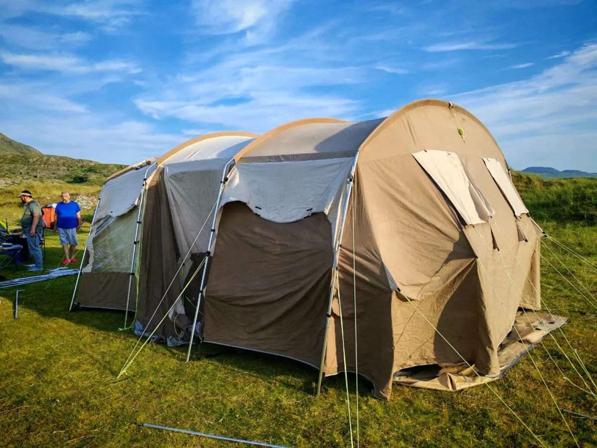 Royal Winnipeg 6-Person Tent – Excellent Condition - Image 4