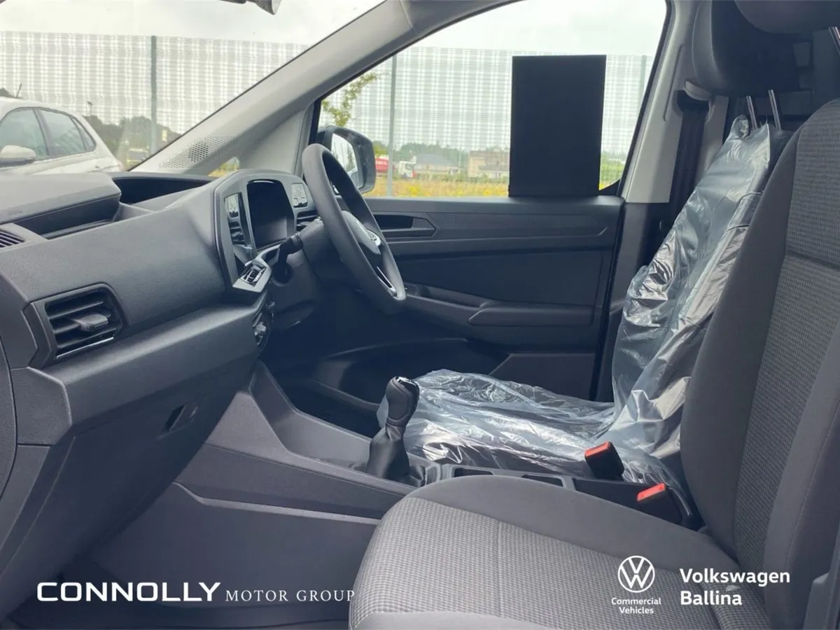 Volkswagen Caddy Maxi Business 102BHP Maxi  5 Yea - Image 4