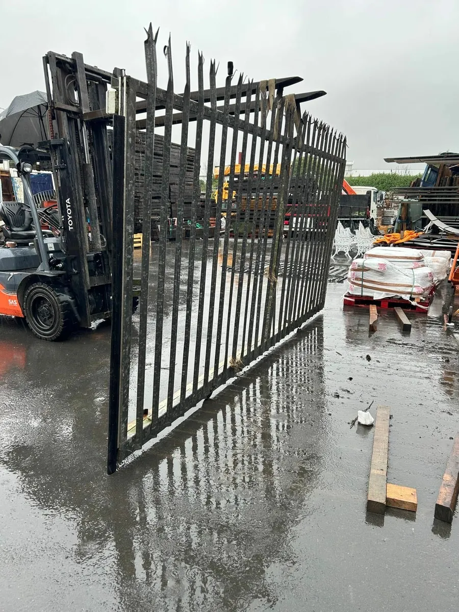 Rolling Palsade Galvanised Gates - Image 1