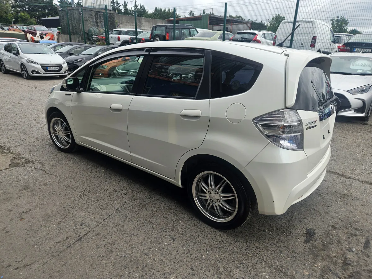 2012 Honda Fit Hybrid sports Automatic - Image 4