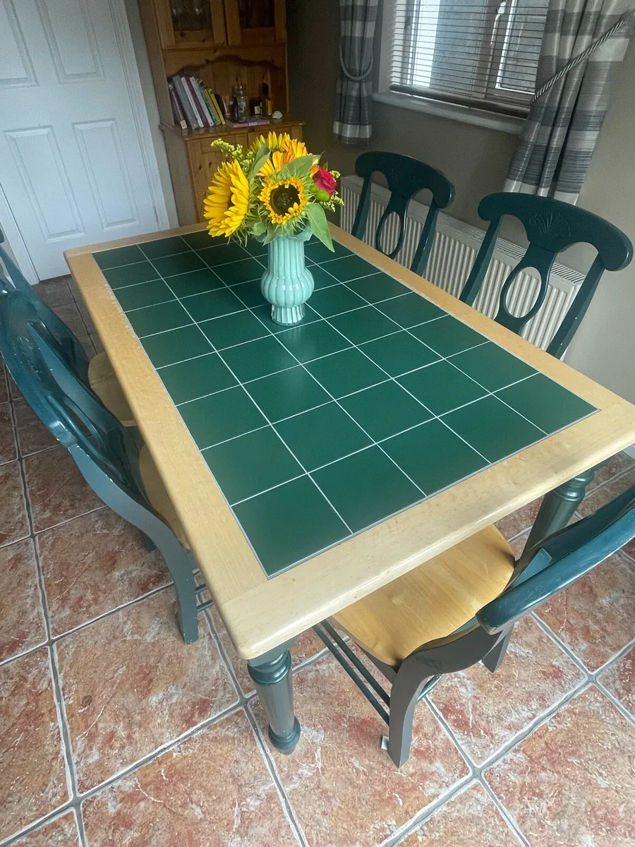 Dining table and chairs - Image 3