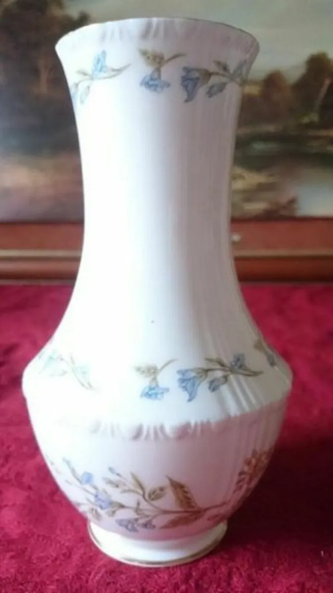 7.5" Royal Grafton England Canterbury Pattern Vase - Image 3