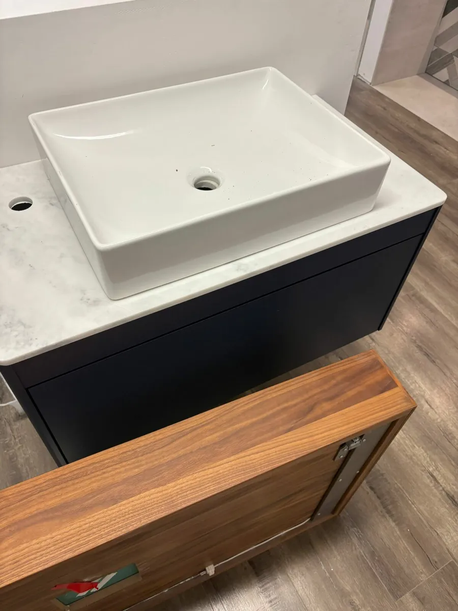 Retirement Sale,  bathroom showroom clearance - Image 4
