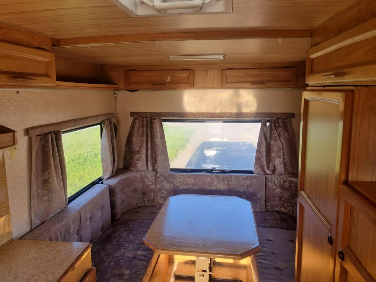 Caravan - Image 4