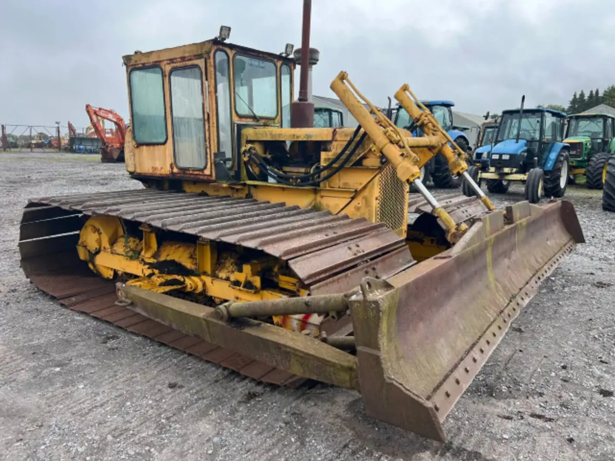 1979 Caterpillar D4D Dozer For Auction - Image 1